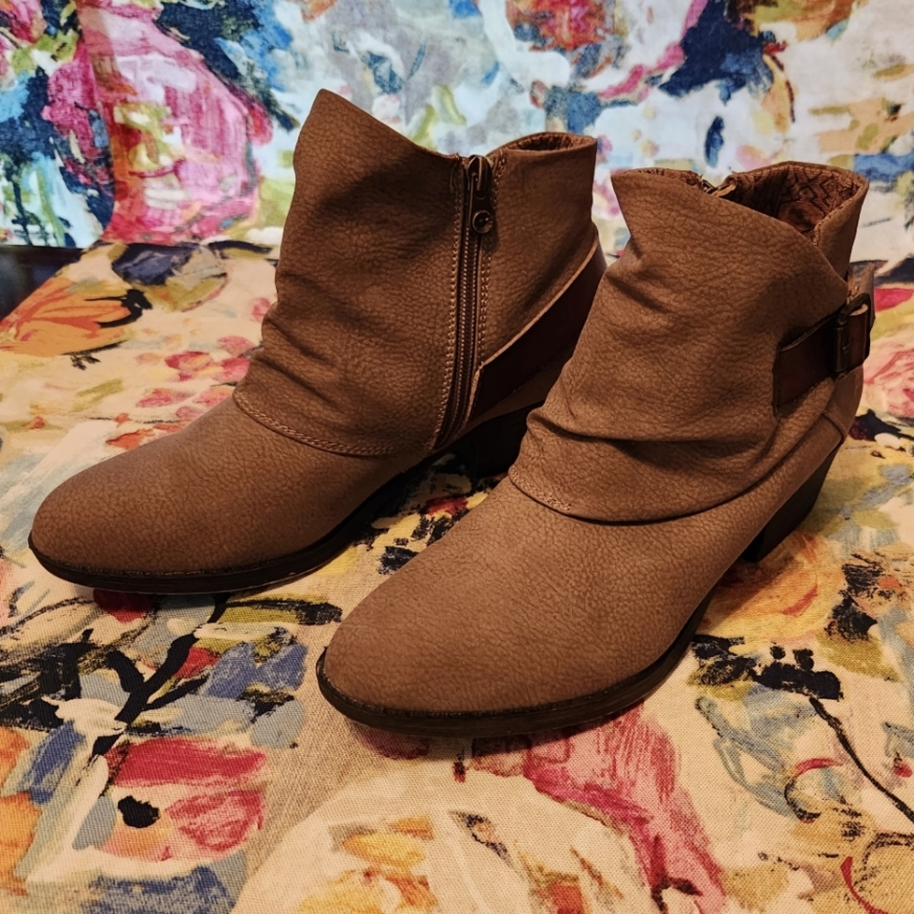Blowfish Booties